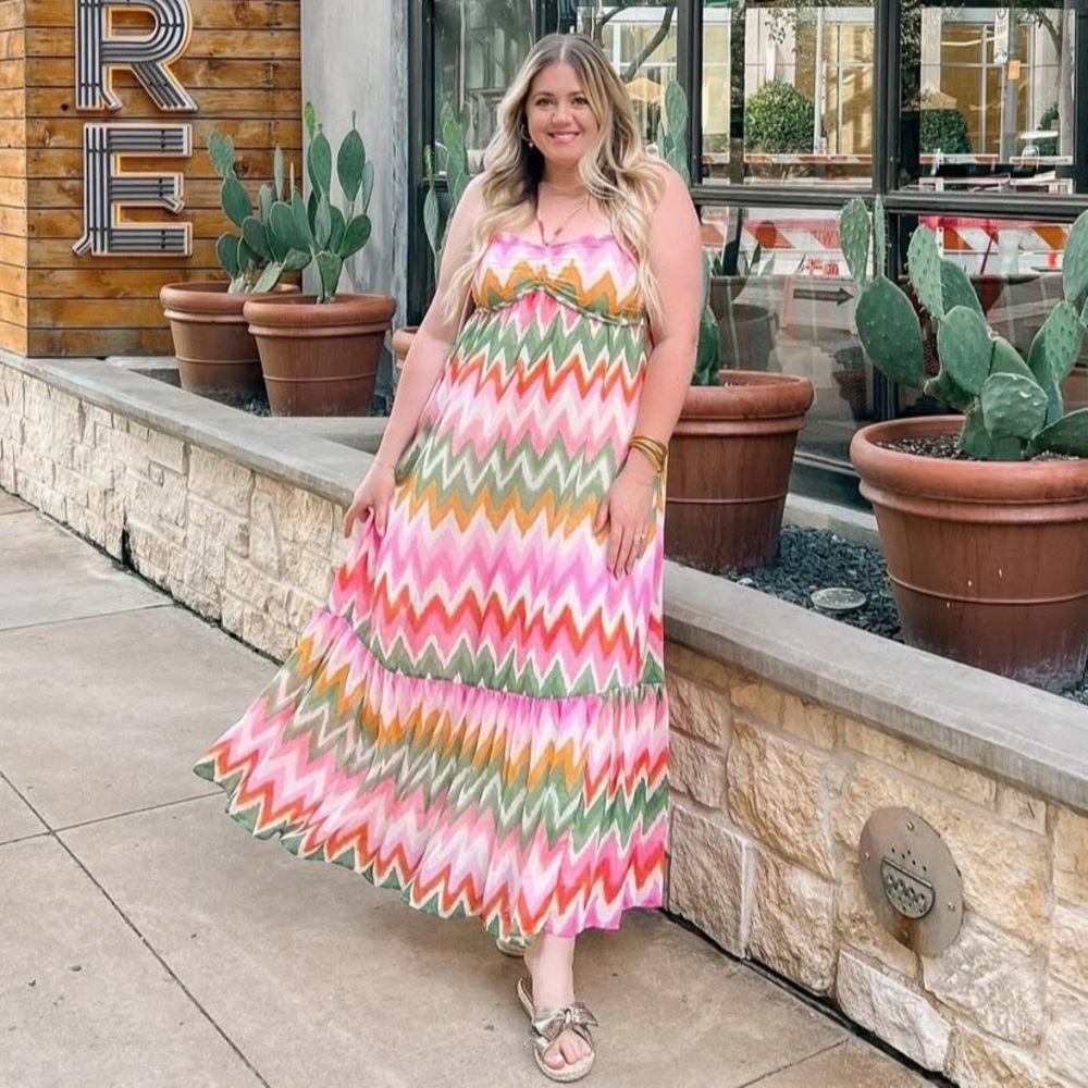 Dress Forum Pink and Orange Halter Maxi Sundress - Picture 2 of 9